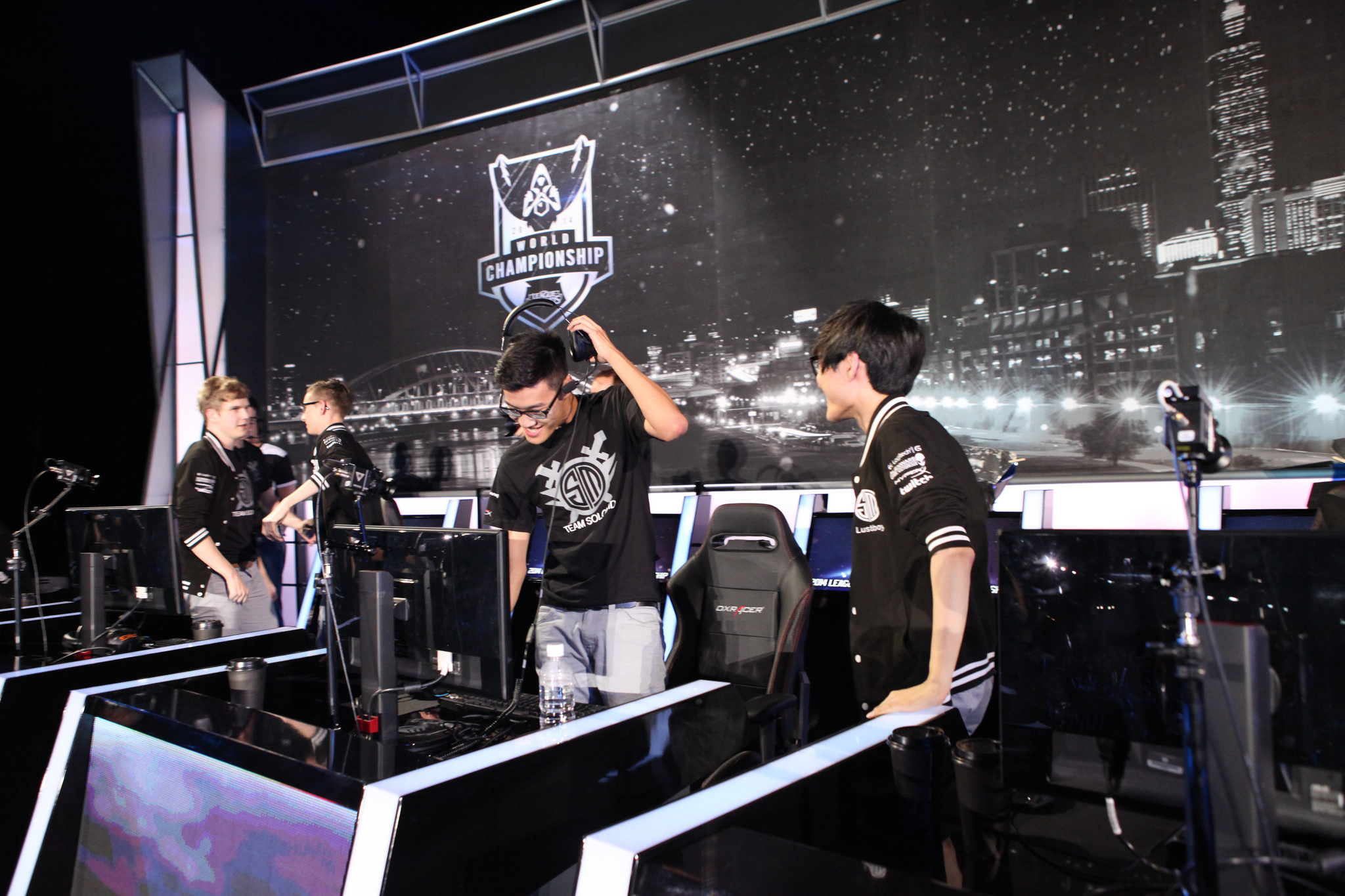 王者榮耀服務(wù)器故障致玩家信譽(yù)分被系統(tǒng)誤判違規(guī)扣除，補(bǔ)償方案爭(zhēng)議引發(fā)玩家集體不滿(mǎn)